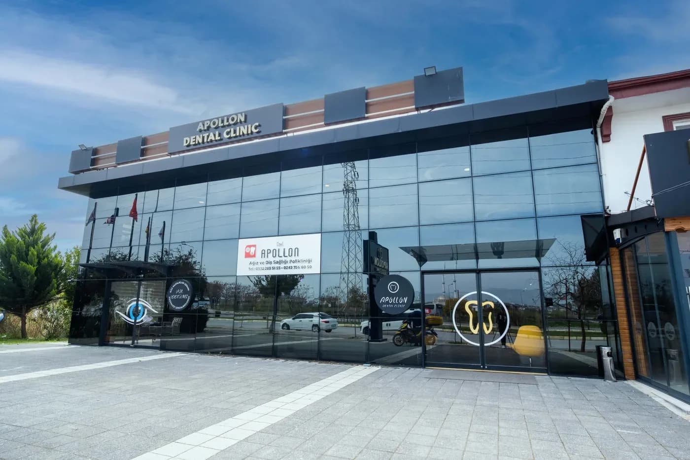 Das Gebäude der Apollon Dental Clinic in Kumköy, Manavgat
